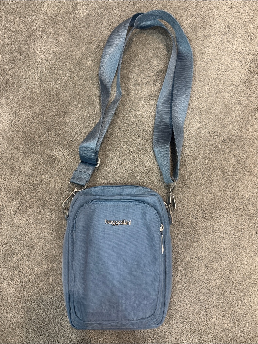 Baggallini Cornflower Blue Modern Everwhere Crossbody